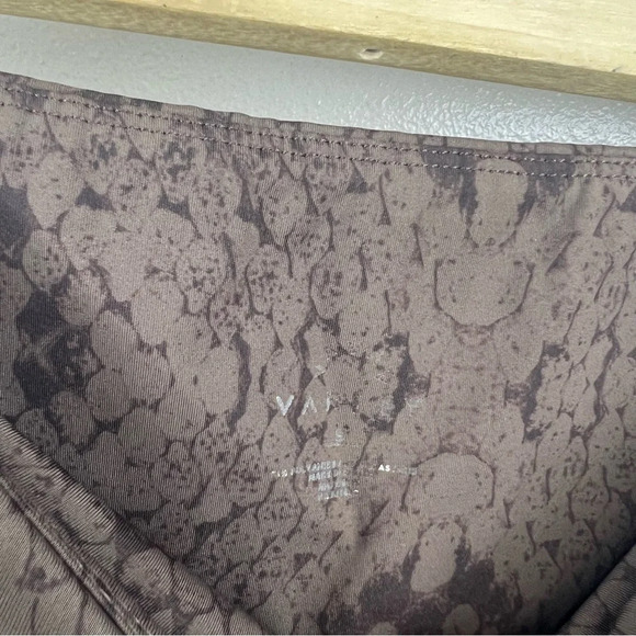 Varley Estrella 7/8 Length Leggings Size Small High Rise Snakeskin Brown Yoga - Picture 5 of 9